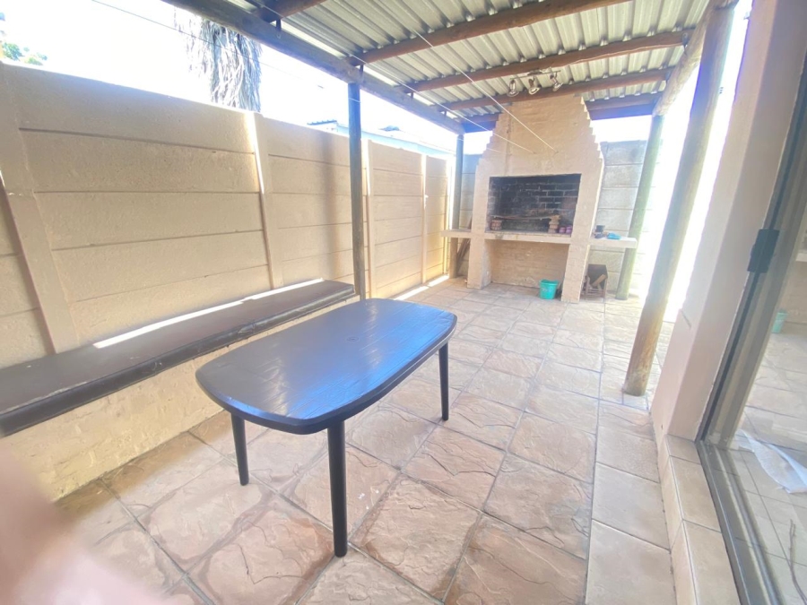 2 Bedroom Property for Sale in Hunters Creek Western Cape
